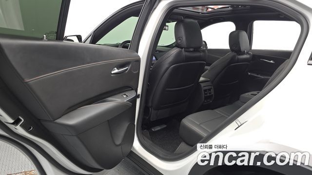 Cadillac XT4 2.0 Sport AWD 2023 — фото 26