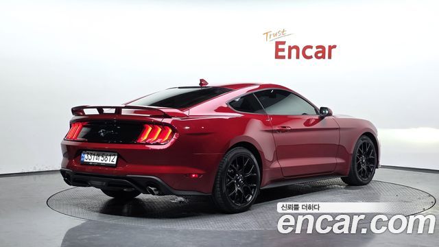 Ford Mustang Coupe 2023 — фото 2