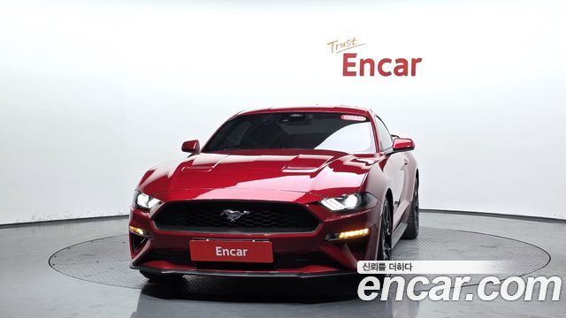 Ford Mustang Coupe 2023 — фото 3