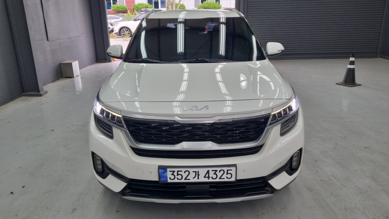 Kia Seltos Gasoline 1.6 Turbo 2WD Signature 2023 — фото 3