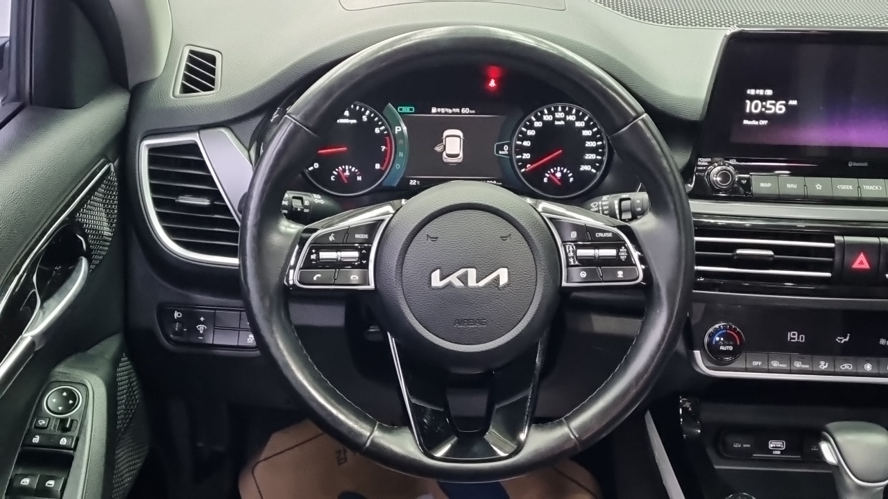 Kia Seltos Gasoline 1.6 Turbo 2WD Signature 2023 — фото 19
