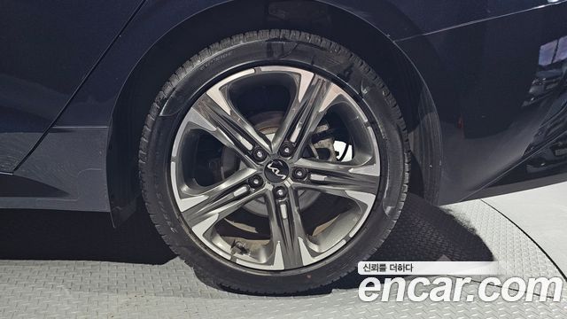 Kia K5 (III) 2.0 Noblesse 2023 — фото 21