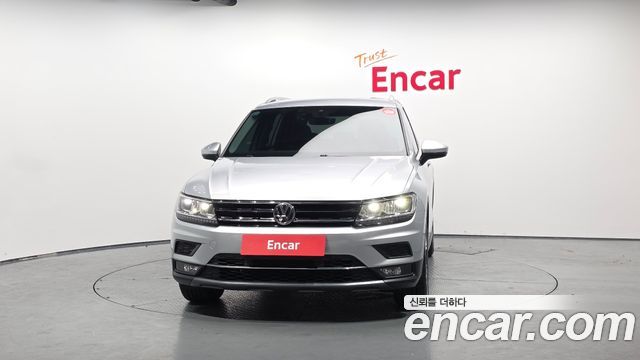 Volkswagen Tiguan (II) 2.0 TDI Premium 2018 — фото 3