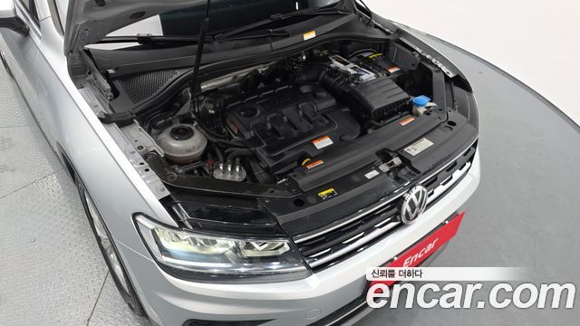 Volkswagen Tiguan (II) 2.0 TDI Premium 2018 — фото 6