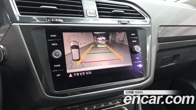 Volkswagen Tiguan (II) 2.0 TDI Premium 2018 — фото 19