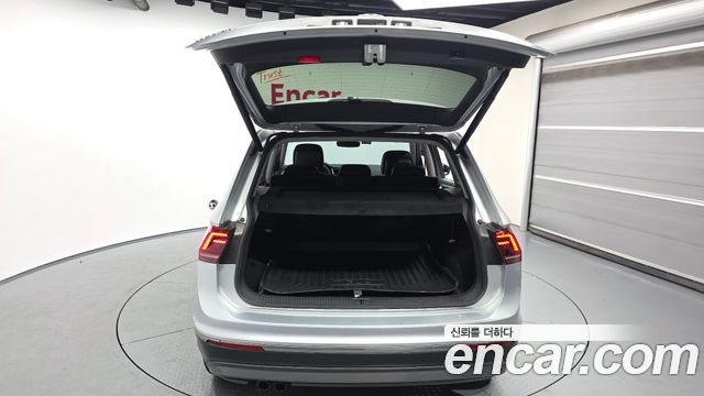 Volkswagen Tiguan (II) 2.0 TDI Premium 2018 — фото 24