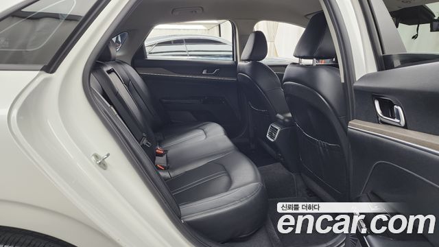 Kia K5 (III) 2.0 Noblesse 2021 — фото 16