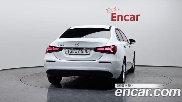 Mercedes-Benz A-Class (W177) A220 Sedan 2020 — фото 4