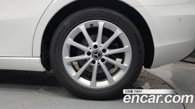 Mercedes-Benz A-Class (W177) A220 Sedan 2020 — фото 21