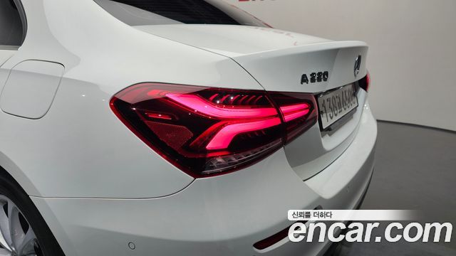 Mercedes-Benz A-Class (W177) A220 Sedan 2020 — фото 23