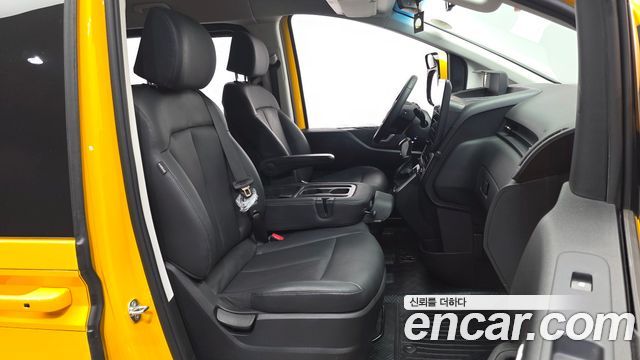 Hyundai Staria L3.5  Kinder Safety Car 15-Seater 2023 — фото 26