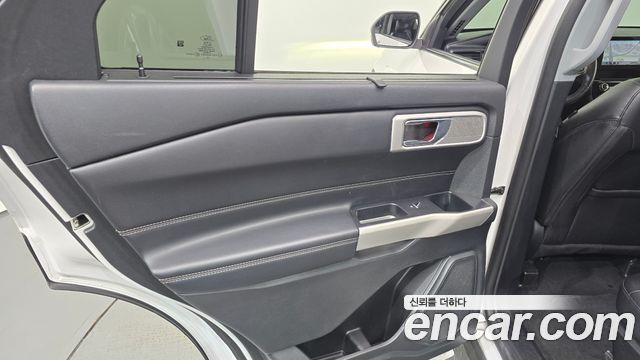 Ford Explorer (VI) 3.0 PHEV 2021 — фото 25