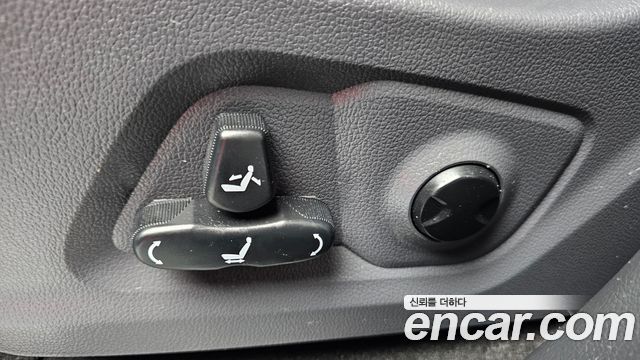 KG Mobility (SsangYong) Rexton Sports Khan Diesel 2.2 4WD Culman Noblesse 2024 — фото 17