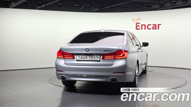 BMW 5 Series (G30) 520d Luxury Special Edition 2018 — фото 4