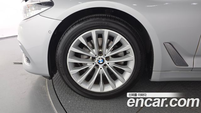 BMW 5 Series (G30) 520d Luxury Special Edition 2018 — фото 5