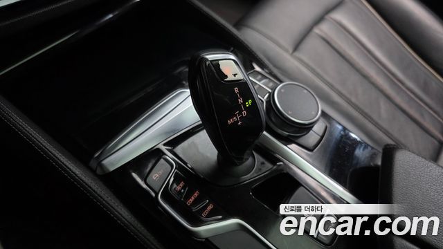 BMW 5 Series (G30) 520d Luxury Special Edition 2018 — фото 9