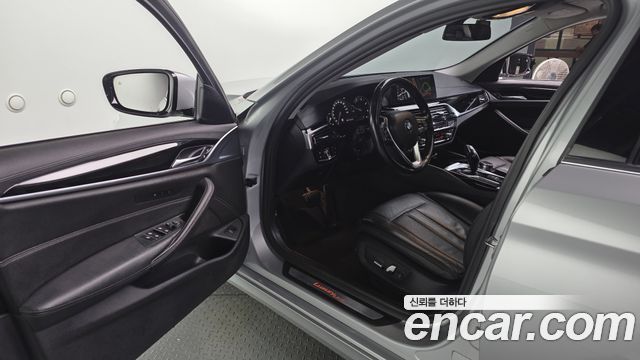 BMW 5 Series (G30) 520d Luxury Special Edition 2018 — фото 10