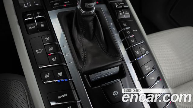 Porsche Macan 3.0 GTS 95B 2018 — фото 17