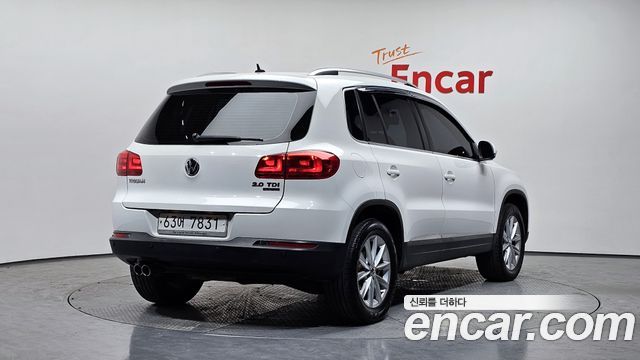 Volkswagen Tiguan 2.0 TDI Comfort 5N 2013 — фото 2