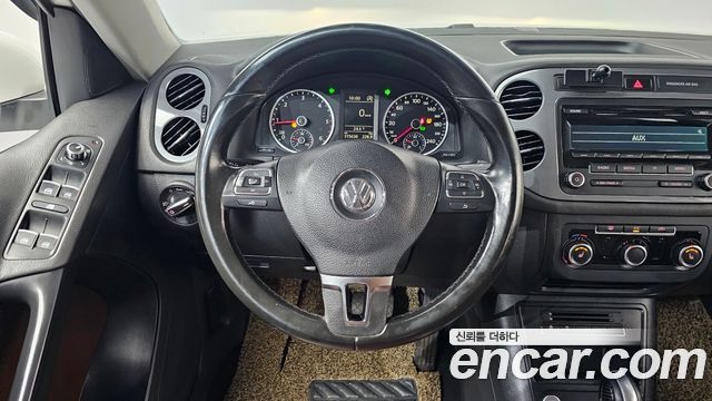 Volkswagen Tiguan 2.0 TDI Comfort 5N 2013 — фото 12