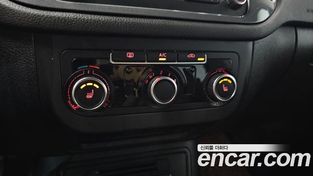 Volkswagen Tiguan 2.0 TDI Comfort 5N 2013 — фото 18