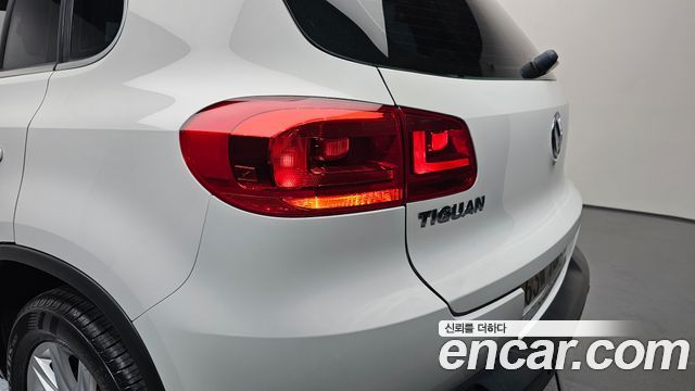 Volkswagen Tiguan 2.0 TDI Comfort 5N 2013 — фото 23