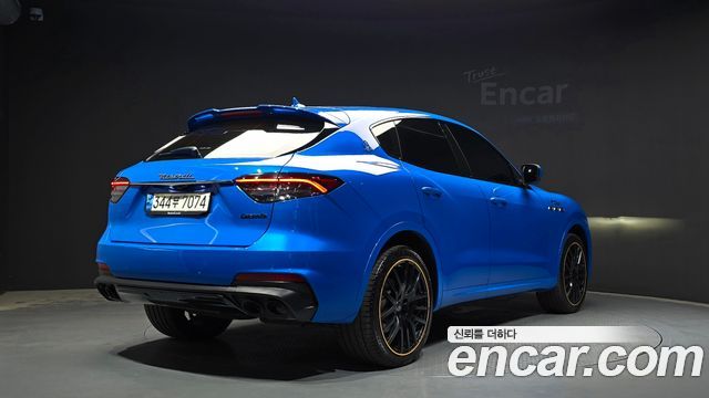 Maserati Levante 3.0 S AWD F Tributo 2021 — фото 2