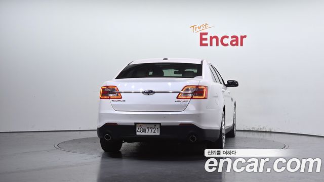 Ford Taurus 2.0 Limited EcoBoost 6th 2015 — фото 4