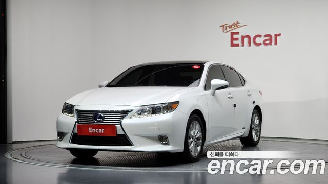 Lexus ES300h Executive XV60 2013 — фото 1