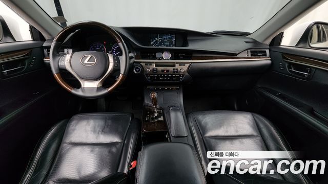 Lexus ES300h Executive XV60 2013 — фото 7