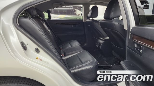Lexus ES300h Executive XV60 2013 — фото 12