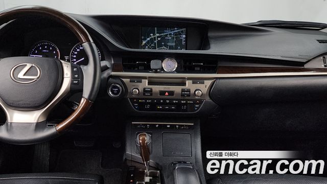 Lexus ES300h Executive XV60 2013 — фото 14