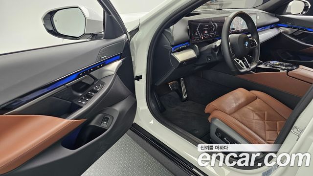 BMW 5 Series (G60) 530i xDrive M Sport 2025 — фото 10