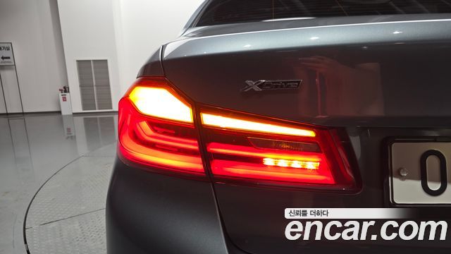 BMW 5 Series (G30) 520d M Sport Package Plus 2017 — фото 23