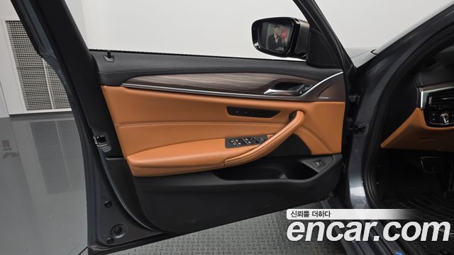 BMW 5 Series (G30) 520d M Sport Package Plus 2017 — фото 24