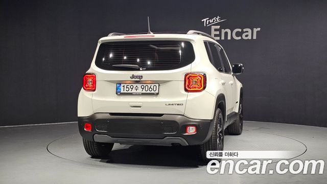 Jeep Renegade 1.3 Limited 2023 — фото 4