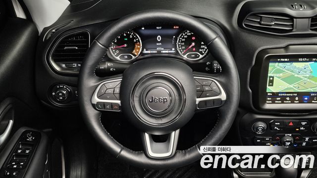 Jeep Renegade 1.3 Limited 2023 — фото 13