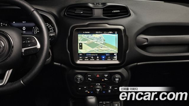 Jeep Renegade 1.3 Limited 2023 — фото 14