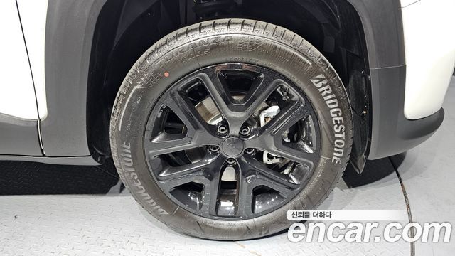 Jeep Renegade 1.3 Limited 2023 — фото 21