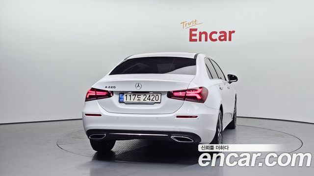 Mercedes-Benz A-Class (W177) A220 Sedan 2022 — фото 4