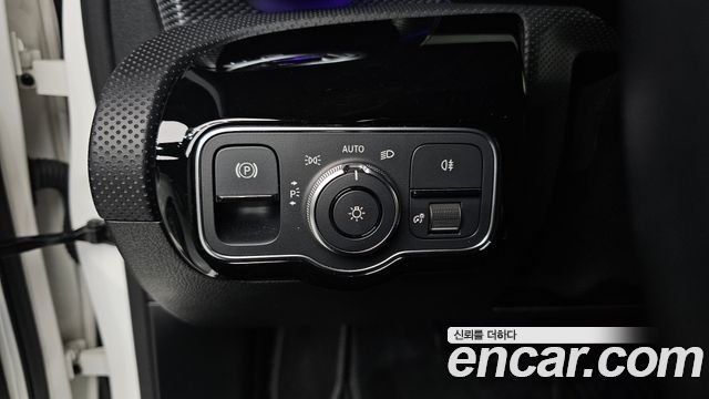 Mercedes-Benz A-Class (W177) A220 Sedan 2022 — фото 14