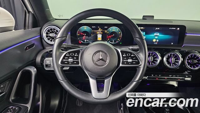 Mercedes-Benz A-Class (W177) A220 Sedan 2022 — фото 16