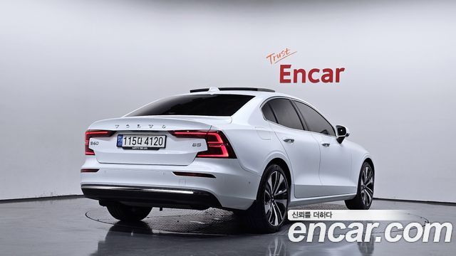Volvo S60 (III) B5 Ultimate Bright 2024 — фото 2