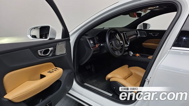 Volvo S60 (III) B5 Ultimate Bright 2024 — фото 10