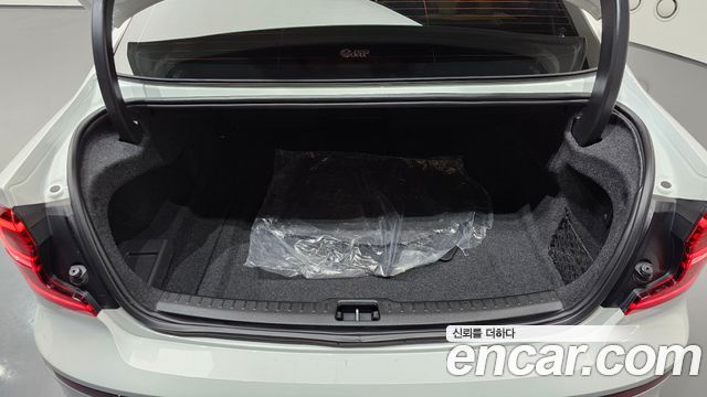 Volvo S60 (III) B5 Ultimate Bright 2024 — фото 19