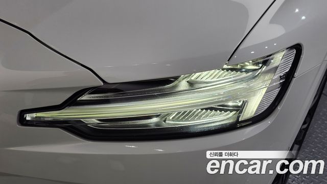 Volvo S60 (III) B5 Ultimate Bright 2024 — фото 22