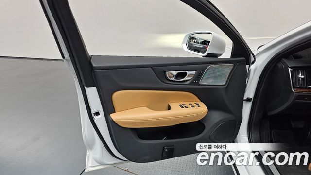 Volvo S60 (III) B5 Ultimate Bright 2024 — фото 24