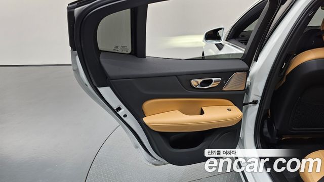 Volvo S60 (III) B5 Ultimate Bright 2024 — фото 25