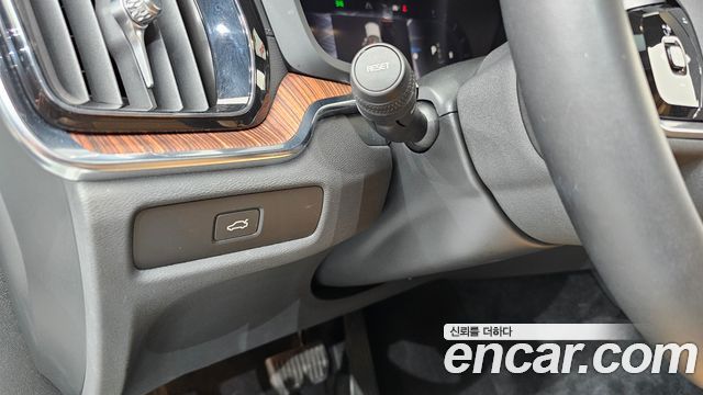 Volvo S60 (III) B5 Ultimate Bright 2024 — фото 29