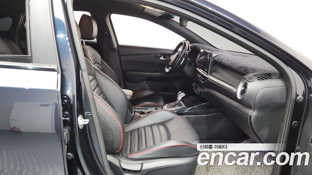 Kia K3 (II) 1.6 Turbo GT 5Door Signature 2022 — фото 26